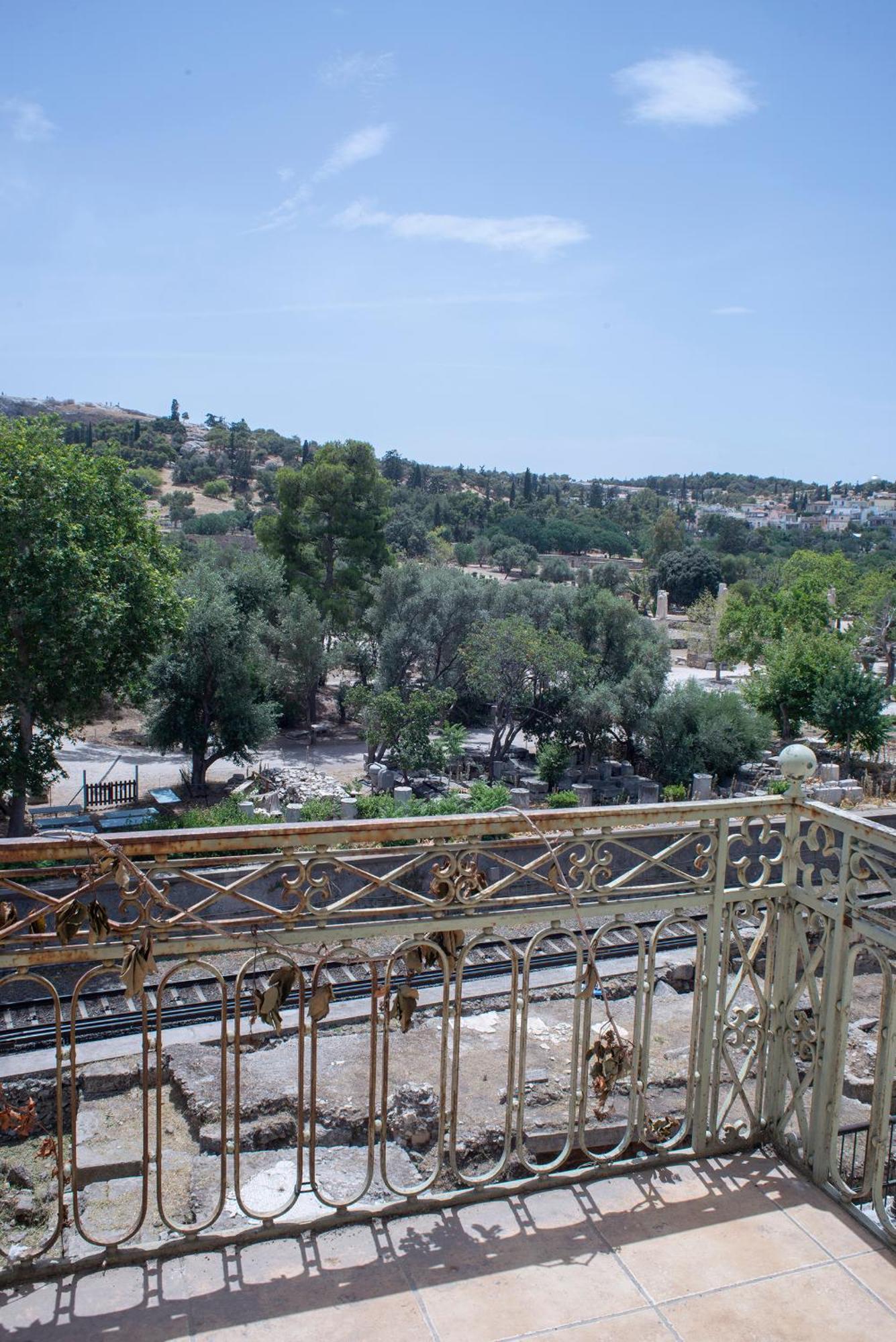 Отель Ancient Agora Plaka Афины Экстерьер фото